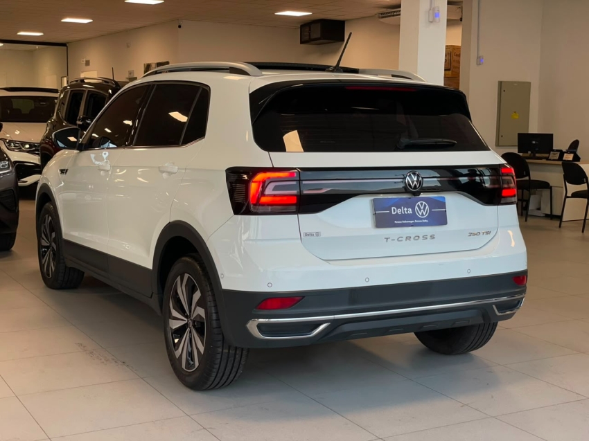 volkswagen t-cross 1.4 250 tsi total flex highline automatico 4p 202215