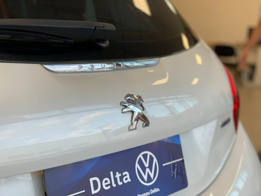 peugeot 208 1.2 active pack 12v flex 4p manual automatico 201714