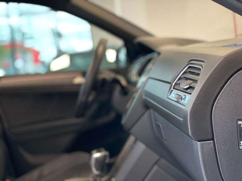 volkswagen tiguan 2.0 300 tsi gasolina allspace r-line automatico 4p 202511