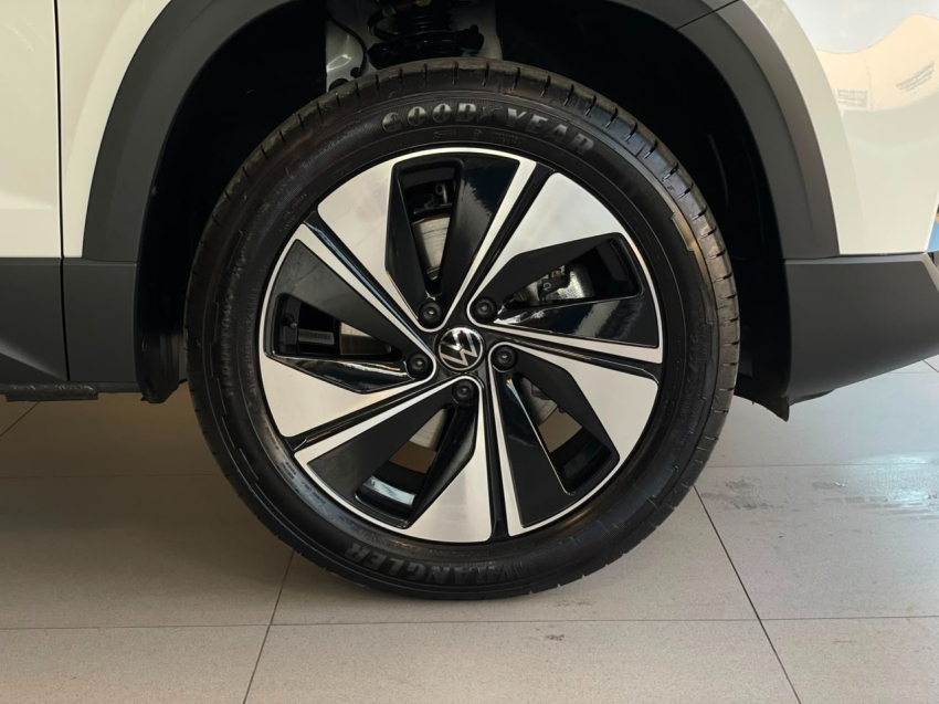 volkswagen taos 1.4 250 tsi total flex comfortline automatico 4p 20264
