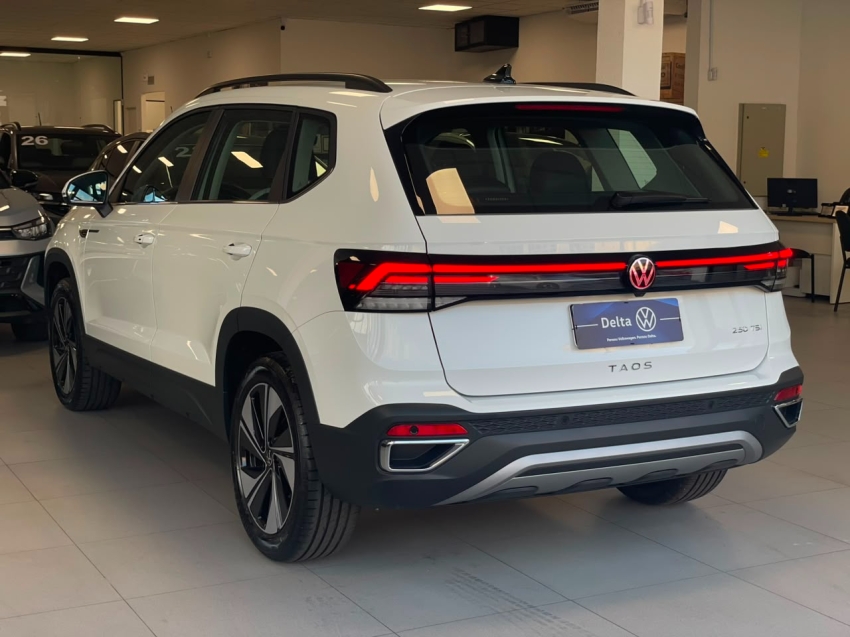 volkswagen taos 1.4 250 tsi total flex comfortline automatico 4p 202617