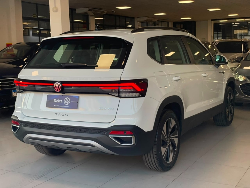 volkswagen taos 1.4 250 tsi total flex comfortline automatico 4p 202615