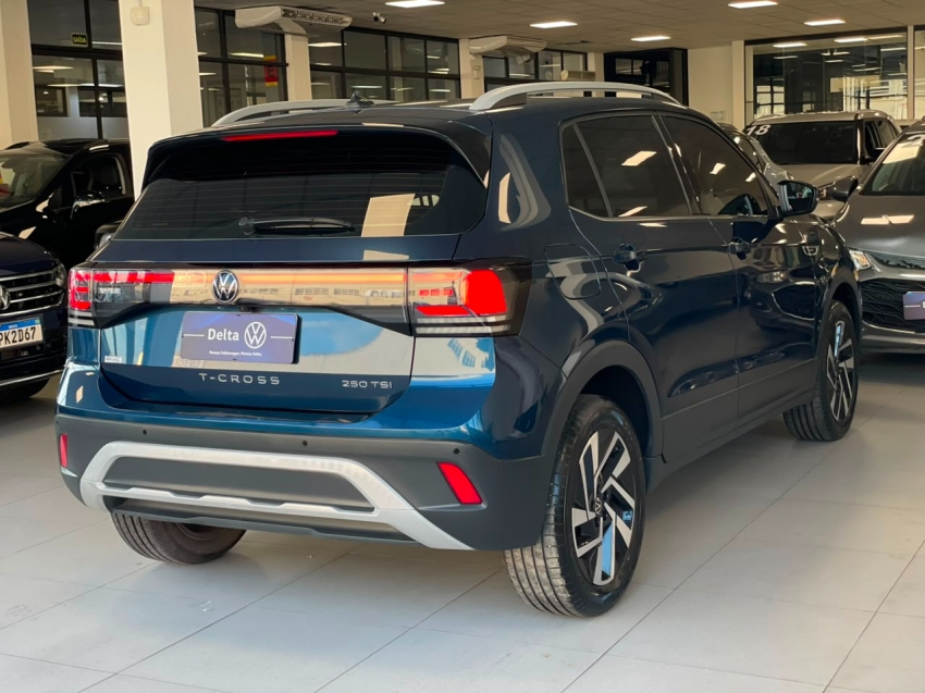 volkswagen t-cross 1.4 250 tsi total flex highline automatico 4p 202517