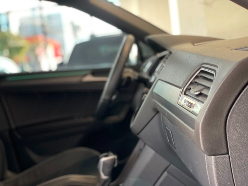 volkswagen tiguan 2.0 300 tsi gasolina allspace r-line automatico flex 4p 202414