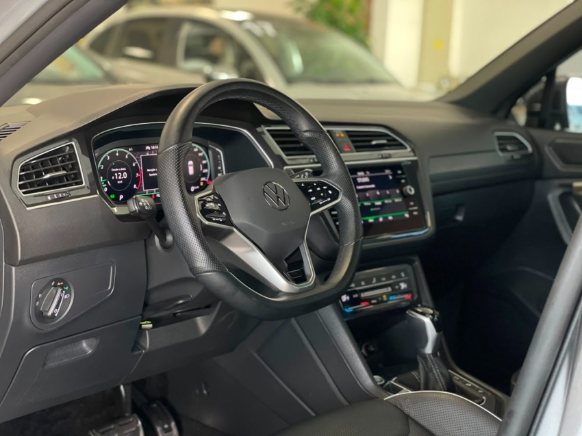 volkswagen tiguan 2.0 300 tsi gasolina allspace r-line automatico flex 4p 20246