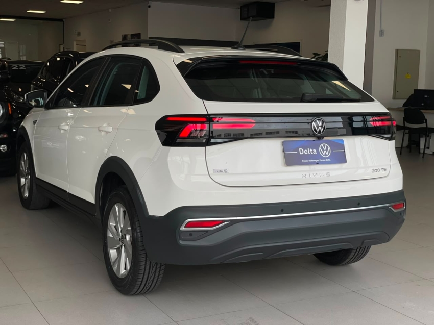 volkswagen nivus 1.0 200 tsi total flex comfortline automatico 4p 202115