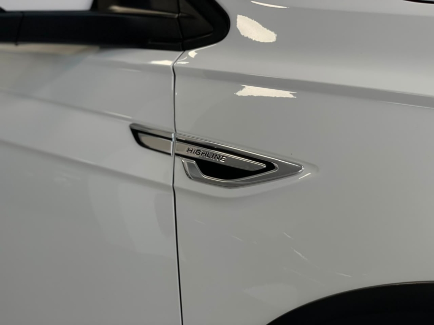 volkswagen nivus 1.0 200 tsi total flex highline automatico 4p 20254