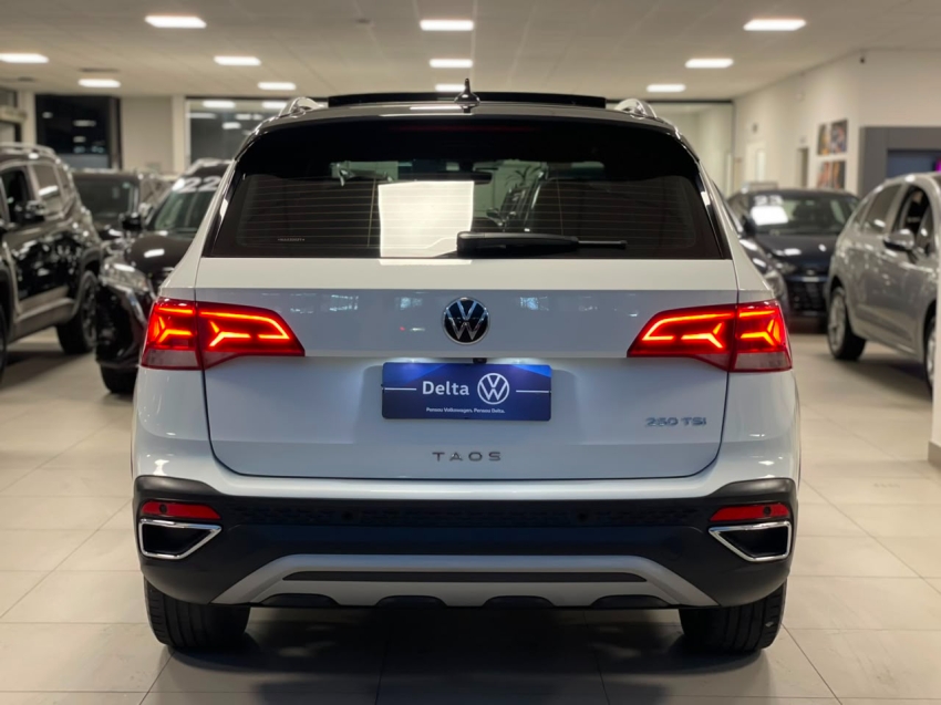 volkswagen taos 1.4 250 tsi total flex highline automatico 4p 202216