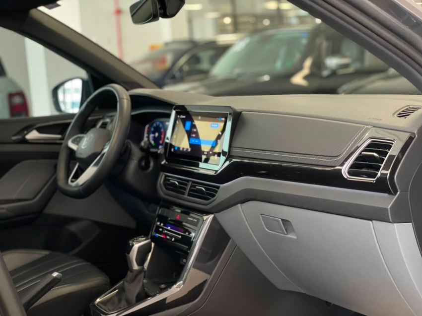 volkswagen t-cross 1.0 200 tsi total flex comfortline automatico 4p 202511