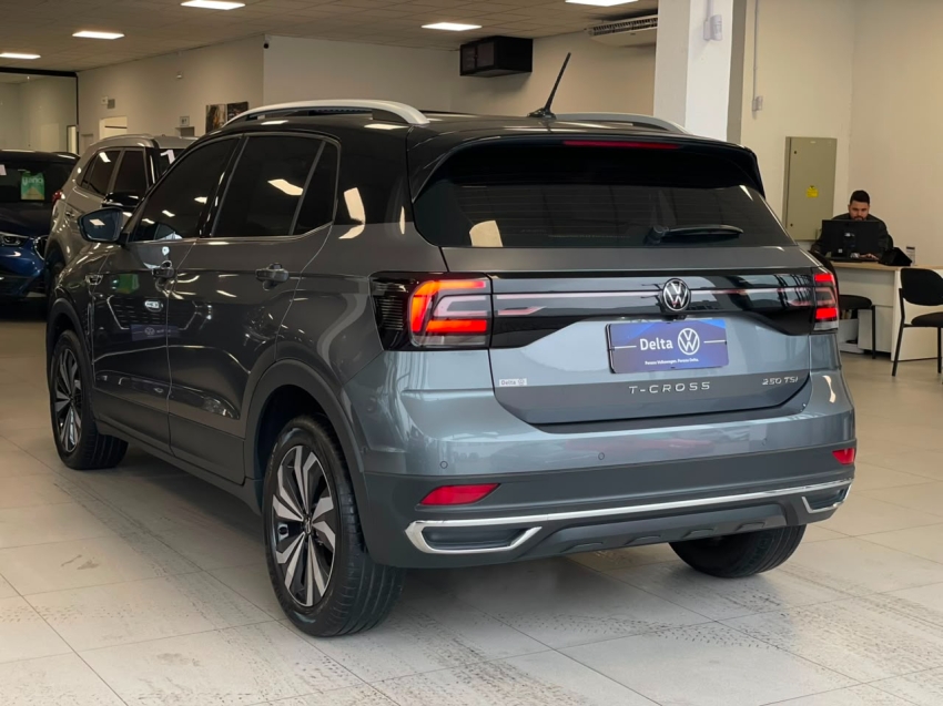 volkswagen t-cross 1.4 250 tsi total flex highline automatico 4p 202318