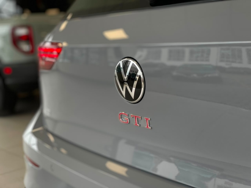 volkswagen golf 2.0 370 tsi gasolina gti dsg flex 4p automatico 202614