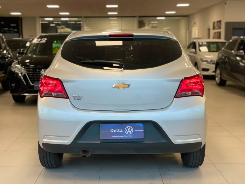 chevrolet onix 1.4 mpfi advantage 8v flex 4p automatico 201817