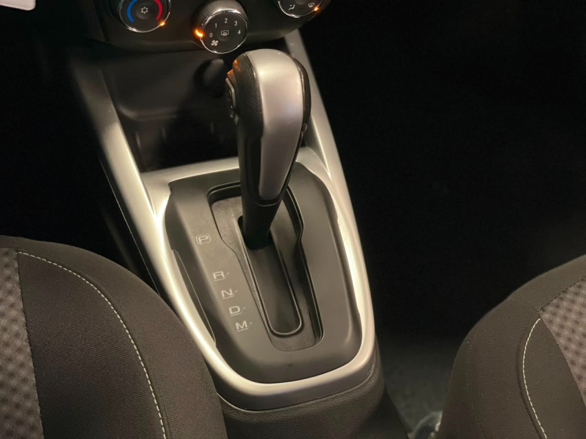 chevrolet onix 1.4 mpfi advantage 8v flex 4p automatico 201811