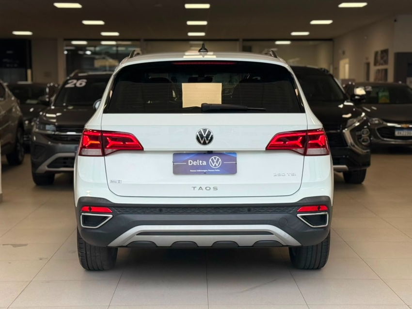 volkswagen taos 1.4 250 tsi total flex comfortline automatico 4p 202218