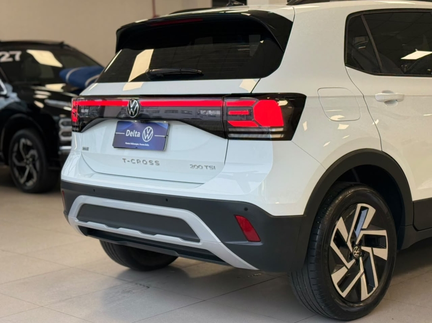 volkswagen t-cross 1.0 200 tsi total flex comfortline automatico 4p 202519