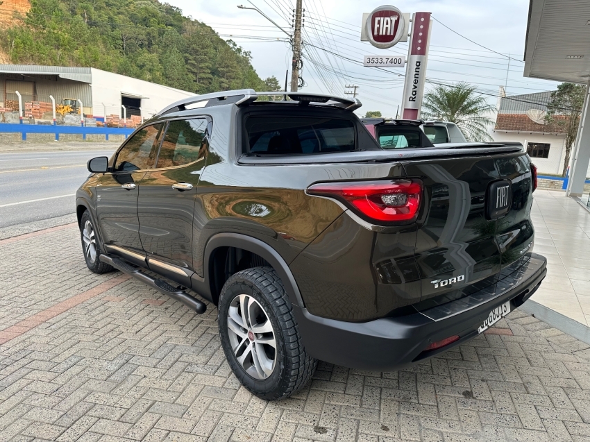 fiat toro 2.0 16v turbo diesel volcano 4wd at9 4p automatico 2017