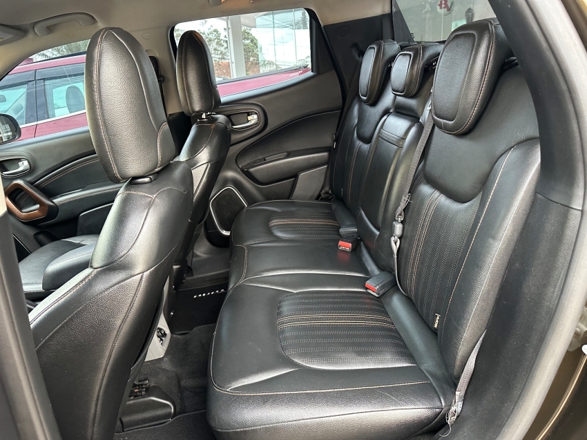 fiat toro 2.0 16v turbo diesel volcano 4wd at9 4p automatico 2017
