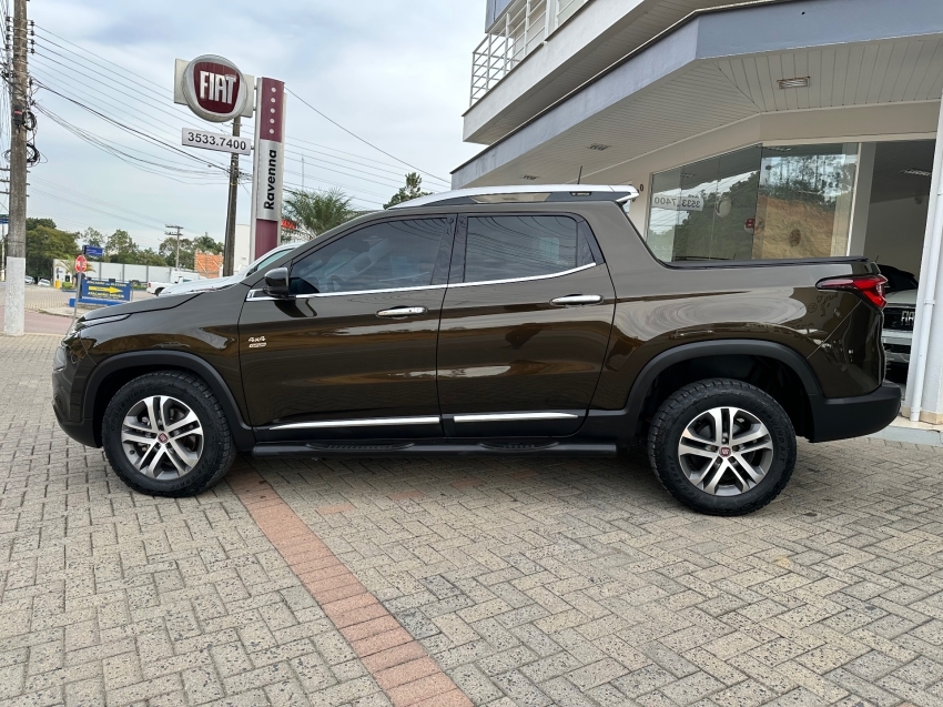 fiat toro 2.0 16v turbo diesel volcano 4wd at9 4p automatico 2017