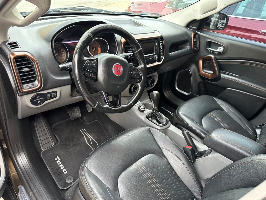 fiat toro 2.0 16v turbo diesel volcano 4wd at9 4p automatico 2017