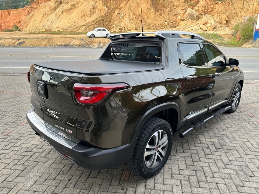 fiat toro 2.0 16v turbo diesel volcano 4wd at9 4p automatico 2017