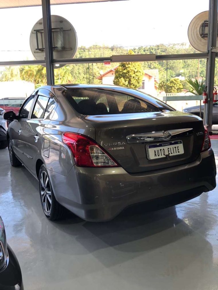nissan versa 1.6 16v flexstart sl 4p xtronic flex automatico 2020