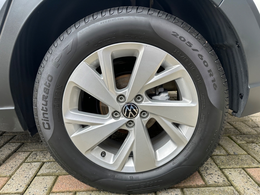 volkswagen nivus 1.0 200 tsi total flex comfortline automatico 4p 20214