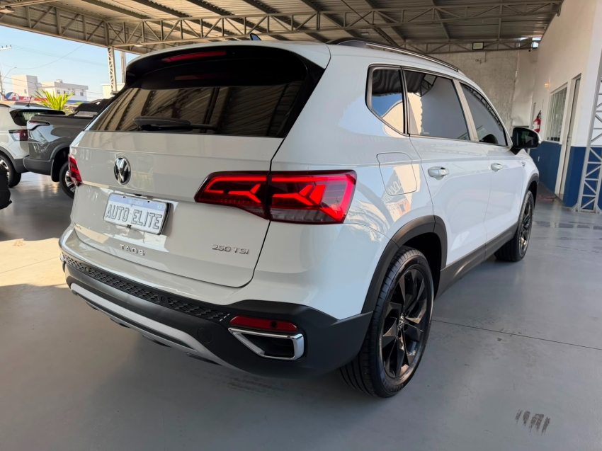 volkswagen taos 1.4 250 tsi total flex comfortline automatico 4p 20223