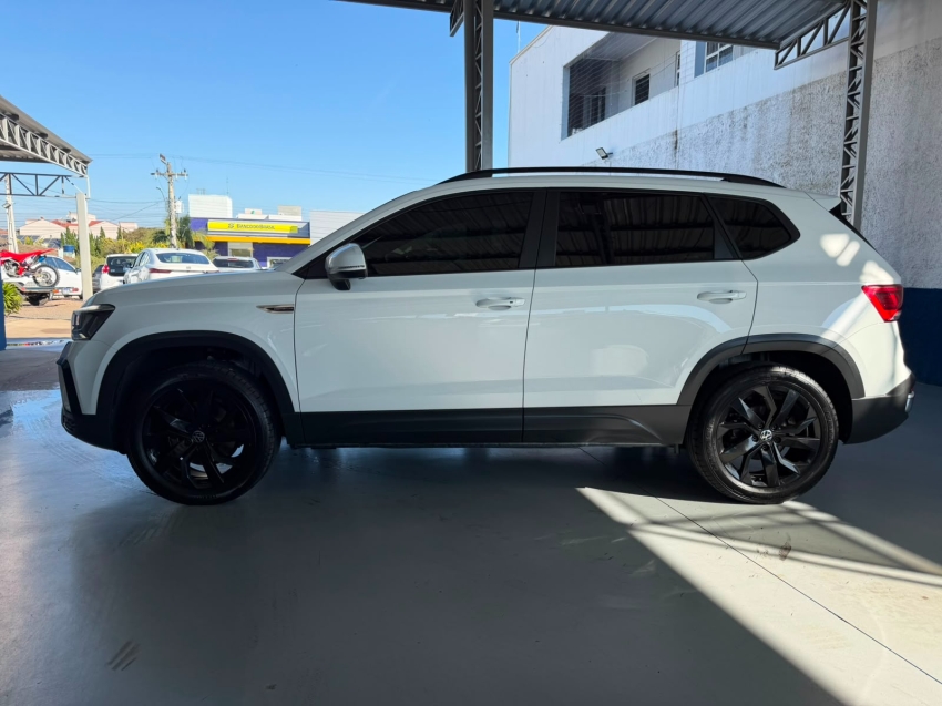 volkswagen taos 1.4 250 tsi total flex comfortline automatico 4p 20221