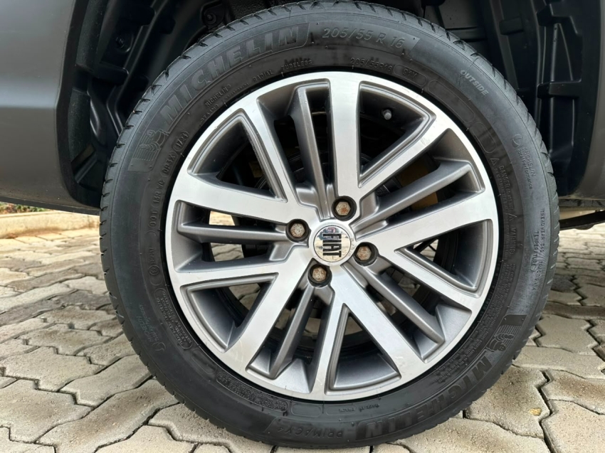 fiat strada 1.3 firefly flex volcano cd cvt 4p automatico 20247