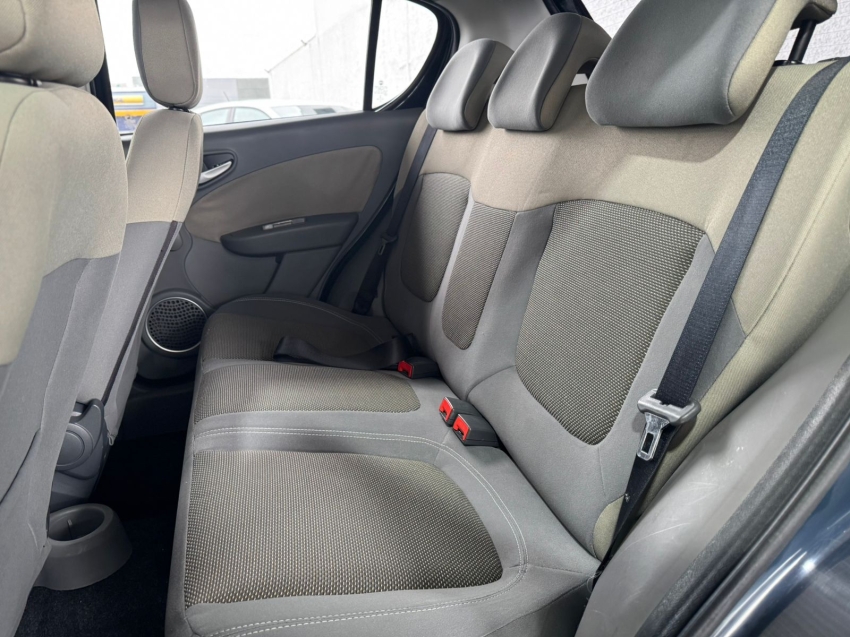fiat palio 1.6 mpi essence 16v flex 4p automatizado semiautomatico 2014