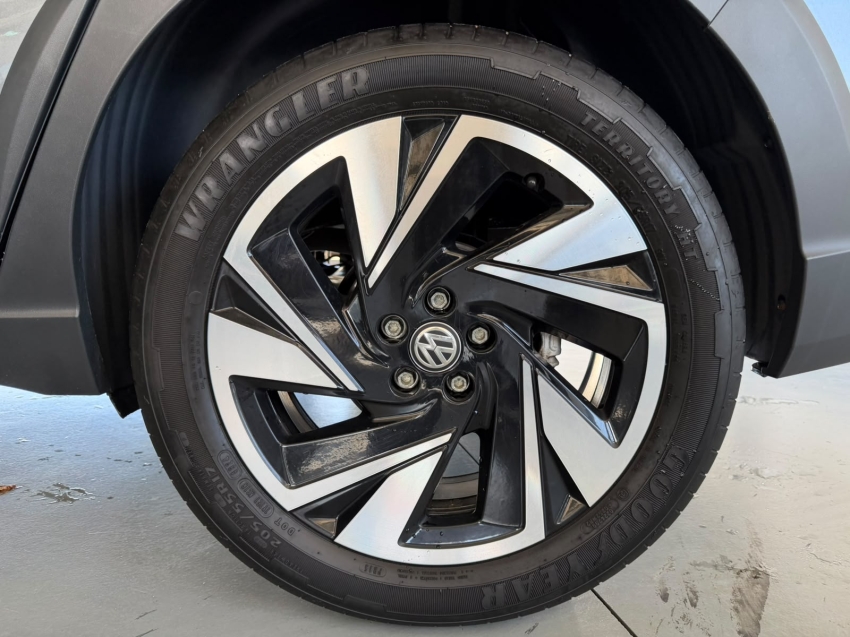volkswagen nivus 1.0 200 tsi total flex highline automatico 4p 202514