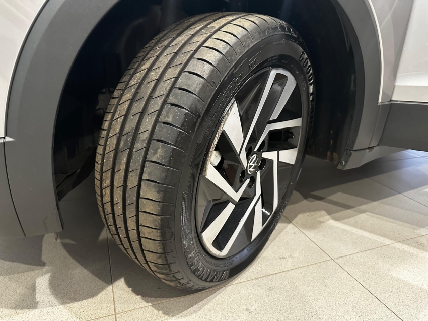 volkswagen t-cross 1.0 200 tsi total flex comfortline automatico.