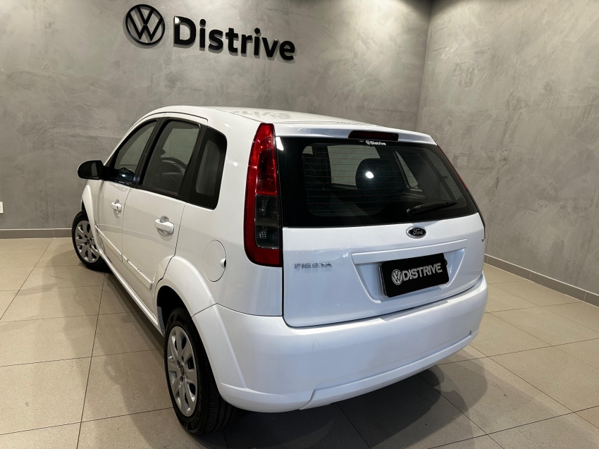 ford fiesta 1.6 rocam se 8v flex 4p manual 2014