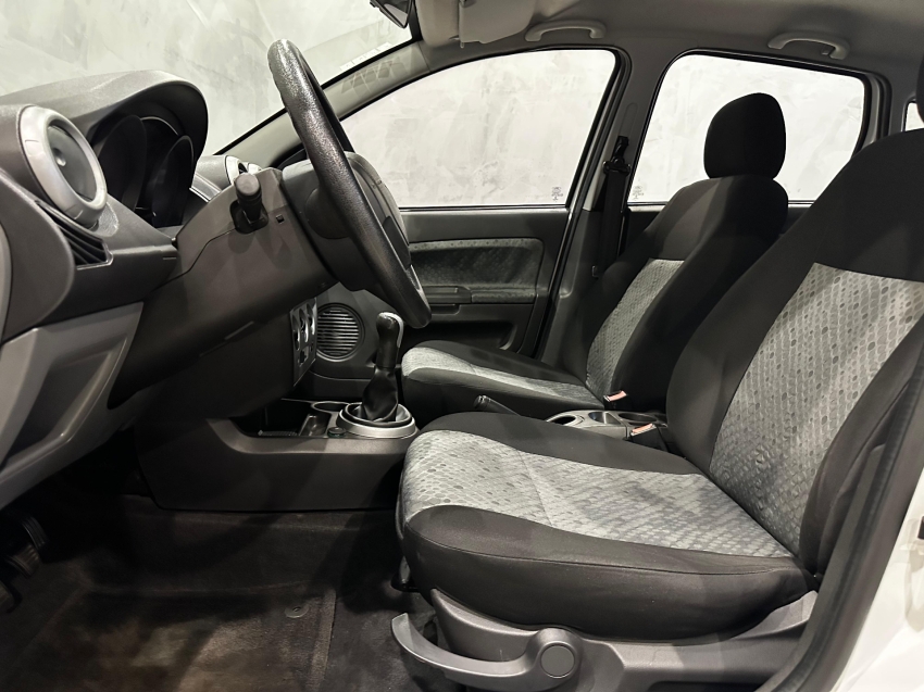 ford fiesta 1.6 rocam se 8v flex 4p manual 2014