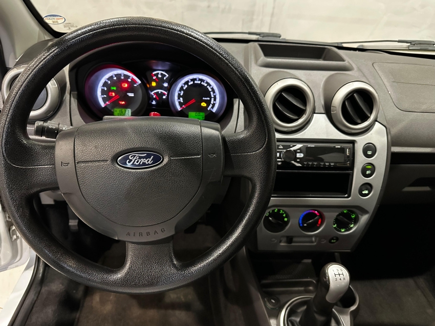 ford fiesta 1.6 rocam se 8v flex 4p manual 2014