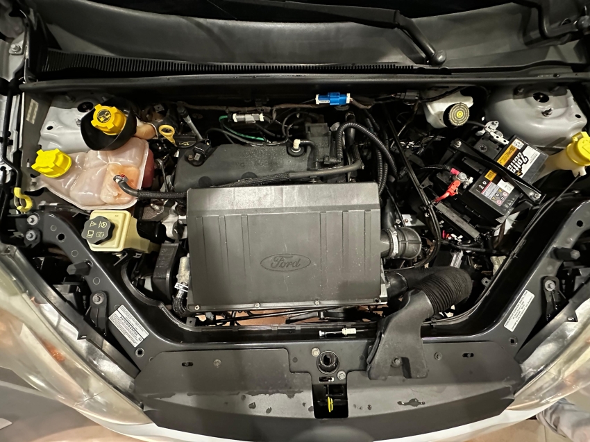 ford fiesta 1.6 rocam se 8v flex 4p manual 2014