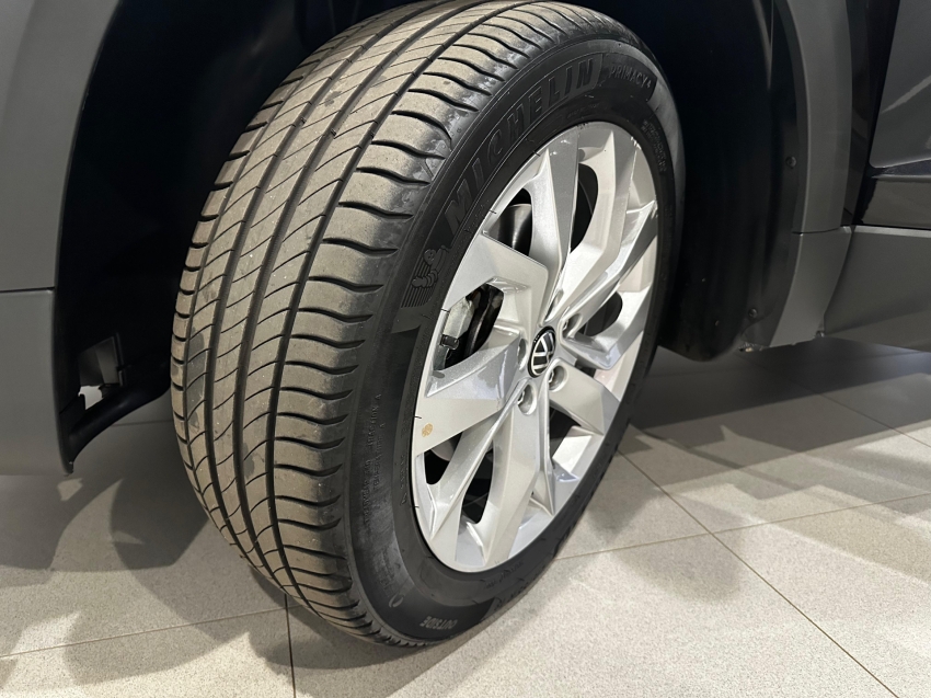 volkswagen taos 1.4 250 tsi total flex comfortline automatico 4p 2023