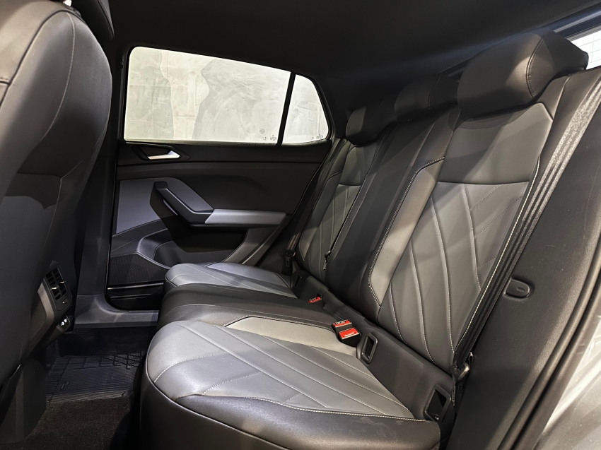 volkswagen t-cross 1.0 200 tsi total flex comfortline automatico 4p 2025