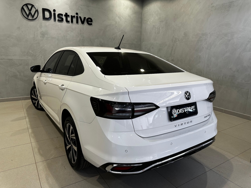 volkswagen virtus 1.0 200 tsi highline automatico flex 4p 2025