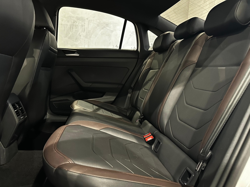 volkswagen virtus 1.0 200 tsi highline automatico flex 4p 2025
