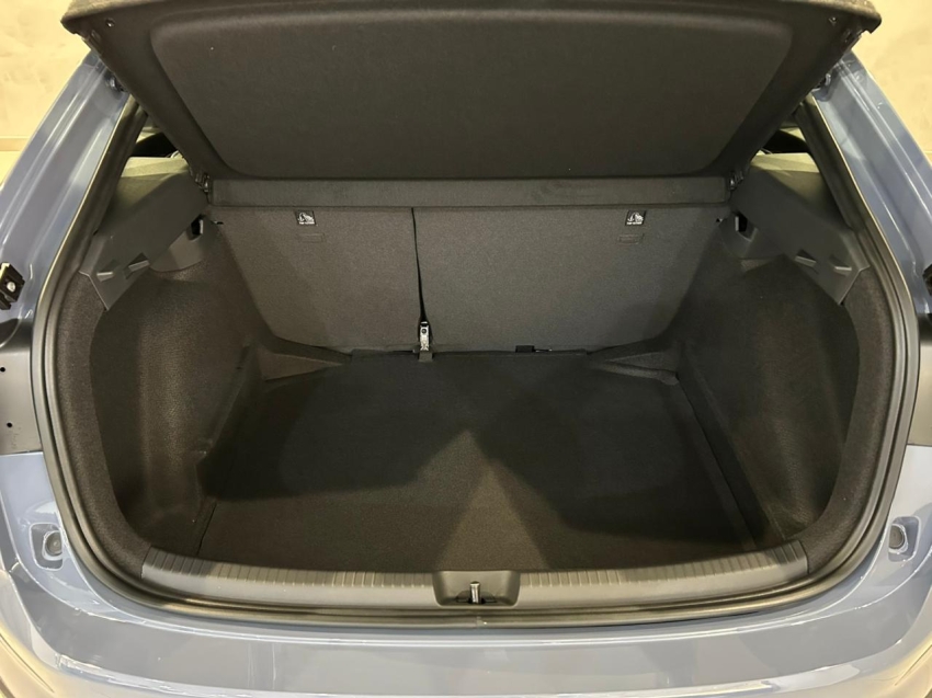 volkswagen nivus 1.0 200 tsi total flex highline automatico 5p 202610