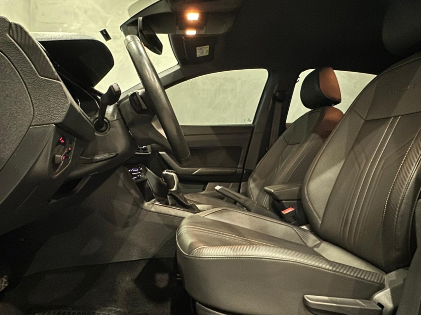 volkswagen nivus 1.0 200 tsi total flex highline automatico 4p 202511