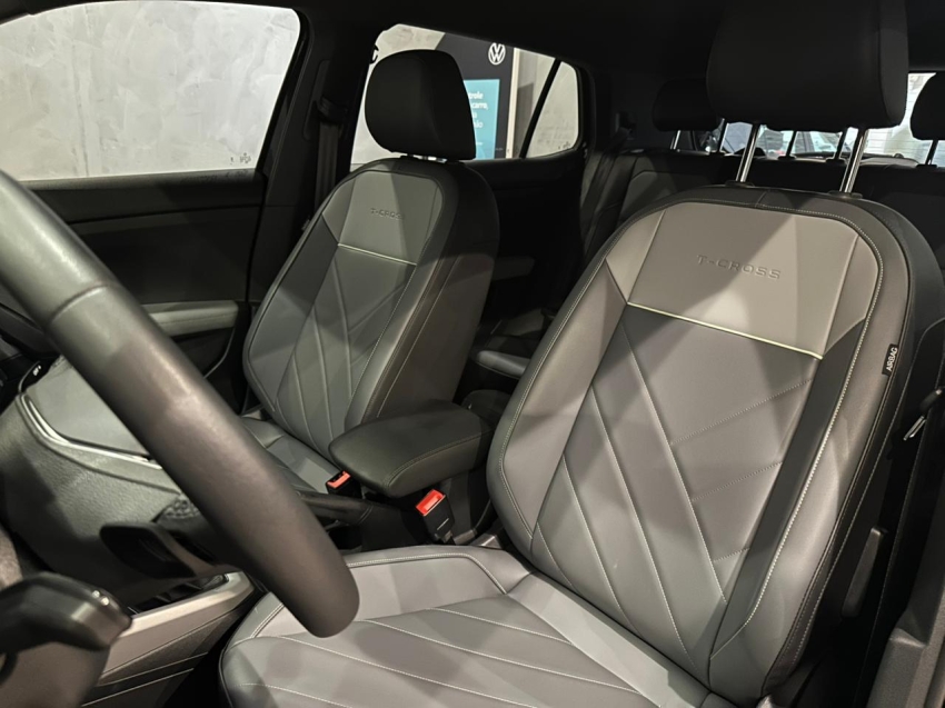 volkswagen t-cross 1.0 200 tsi total flex comfortline automatico 4p 202512