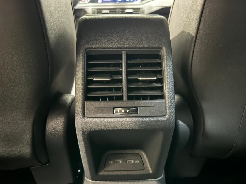 volkswagen nivus 1.0 200 tsi total flex highline automatico 4p 202511