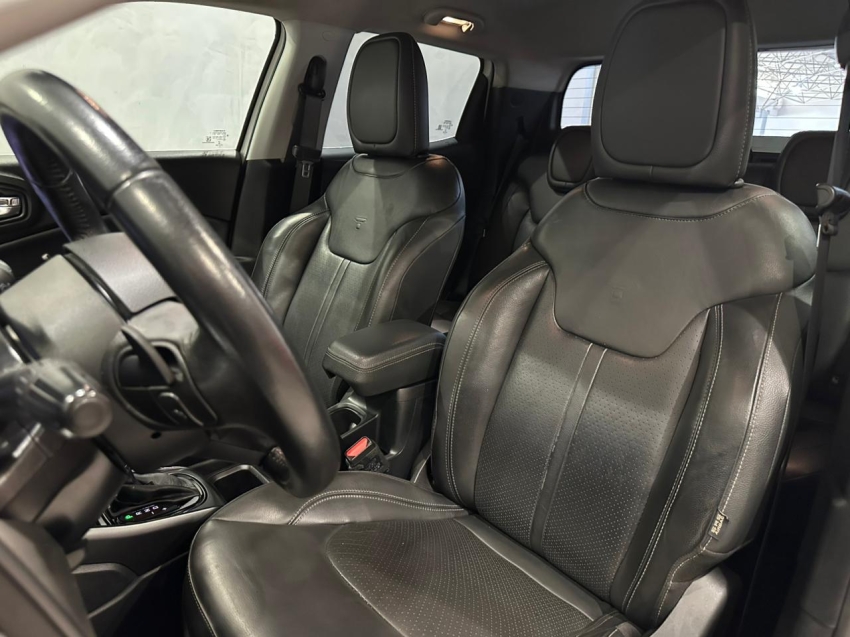 fiat toro 1.3 turbo 270 flex volcano at6 4p automatico 202211