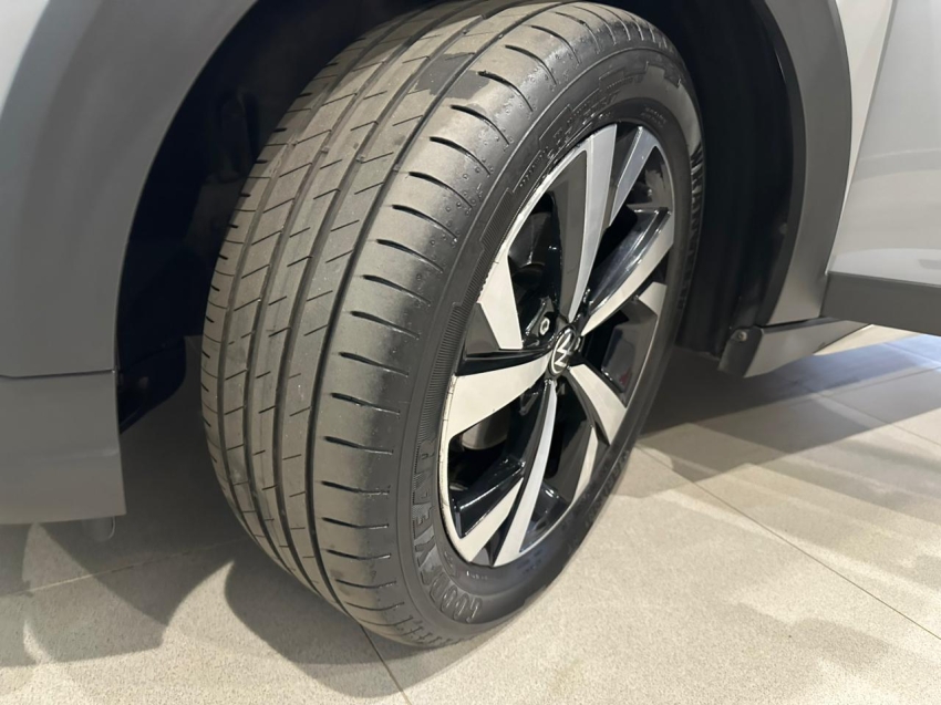 volkswagen nivus 1.0 200 tsi total flex highline automatico 4p 202413