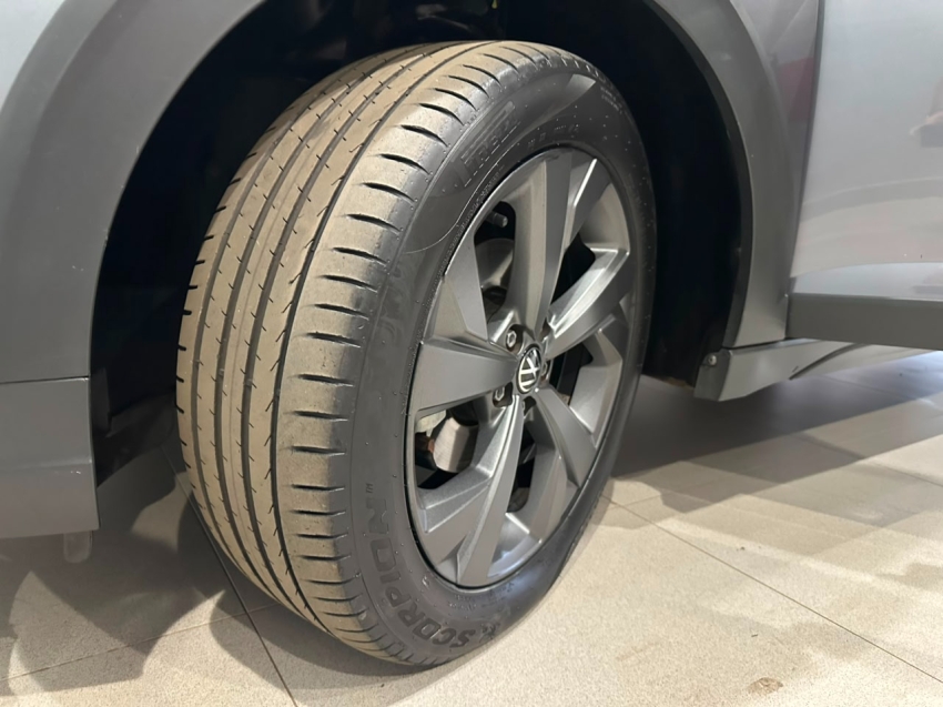 volkswagen nivus 1.0 200 tsi total flex comfortline automatico 4p 202514