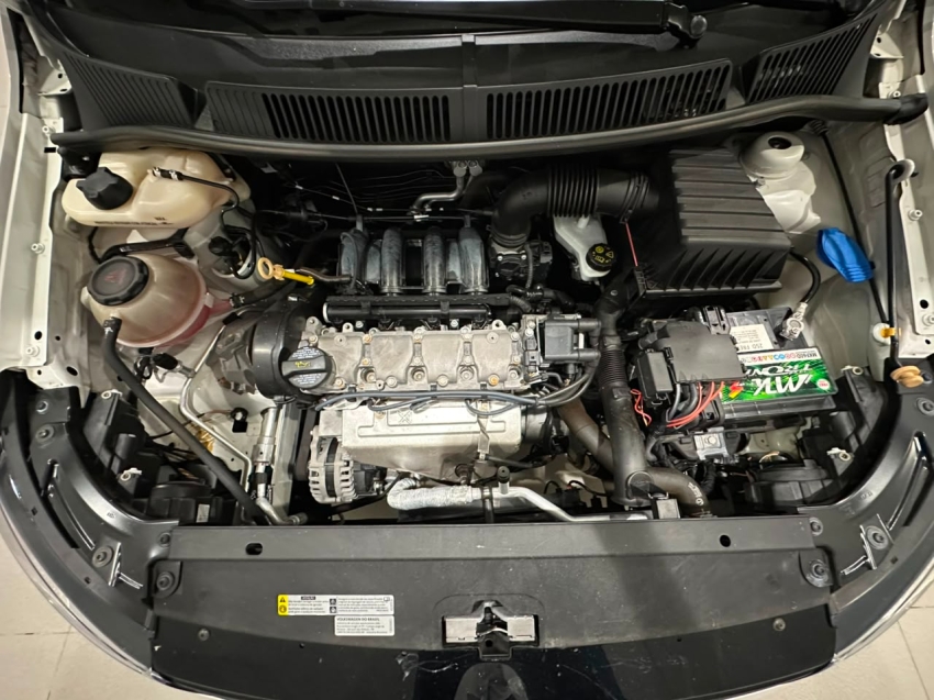 volkswagen fox 1.6 msi total flex connect 4p manual 202014