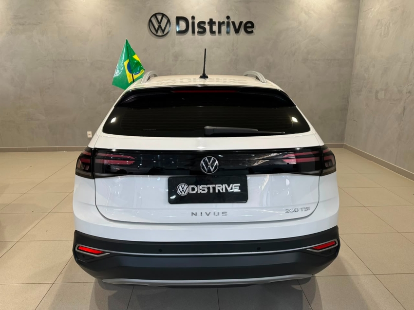 volkswagen nivus 1.0 200 tsi total flex highline automatico 4p 20243