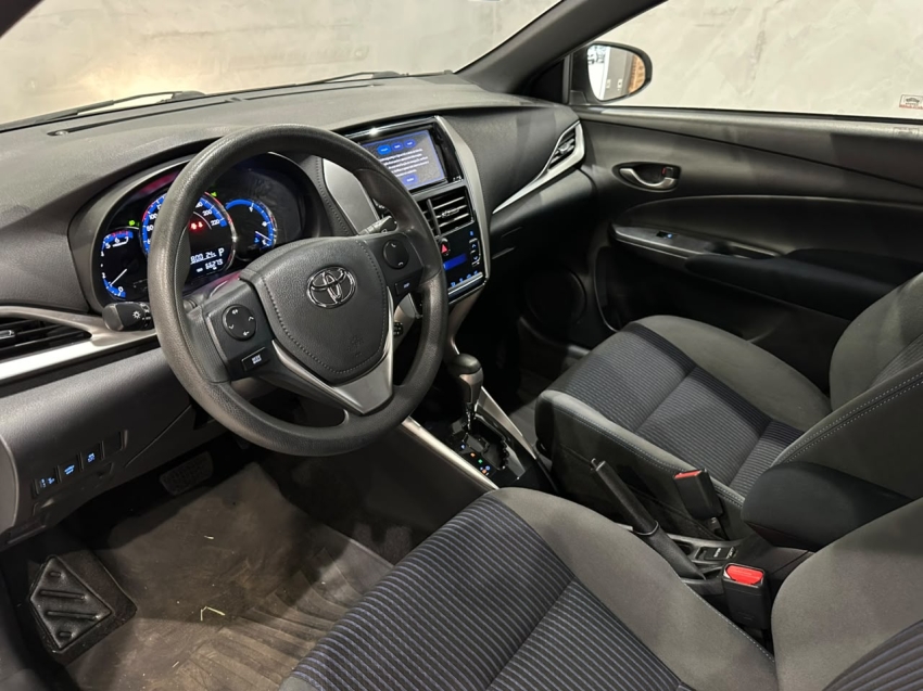 toyota yaris 1.3 16v flex xl plus tech multidrive 4p automatico 20195